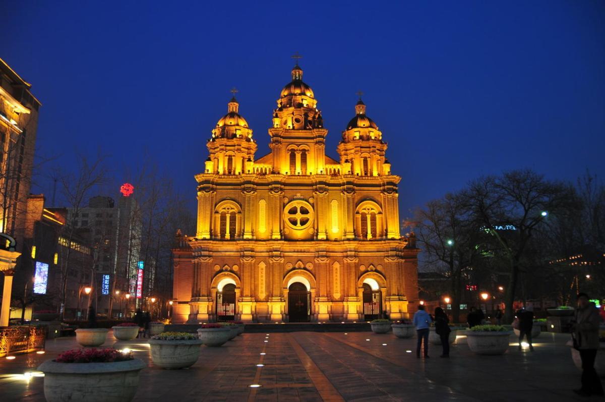East Sacred Hotel--Very Near Beijing Tiananmen Square ,The Forbidden City,The Temple Of Heaven ,3 Minutes' Walk To Wangfujing Subway ,Located In The Center Of Beijing, Many Shopping Malls Around,Newly Renovated Hotel-Able To Receive Foreign Guests Εξωτερικό φωτογραφία The Cathedral of the Immaculate Conception in Xi'an